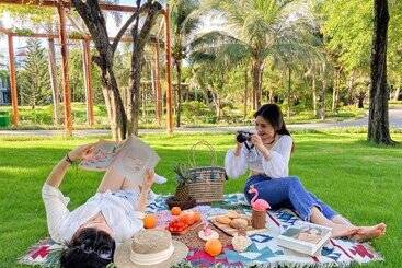 هتل Carmelina Beach Resort