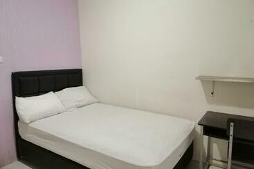Hotel Oyo 90703 Wisma Putri Ibu, T