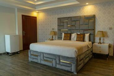 هتل The Opulent Resort