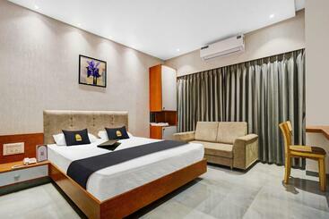 Otel Townhouse Oak  Vaibhav