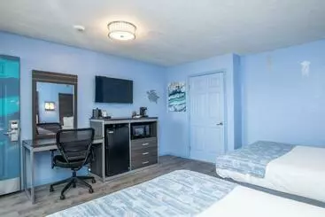 Отель Aqua Breeze Inn