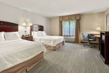 Отель Hampton Inn Nashua
