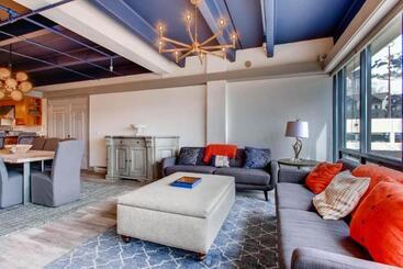 فندق The Plaza Condominiums