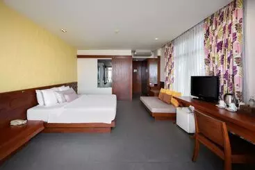 Karon Phunaka Resort