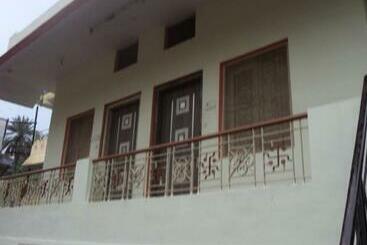 Budget Hotel Ayodhya 87