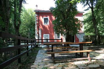 هتل Cantoniera D Umbra Agriturismo