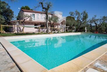 Oliveto Bed And Breakfast