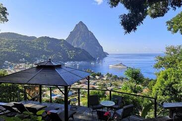 Hotel Green Fig Resort & Spa