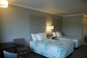 فندق على الطريق Berlin Village Inn