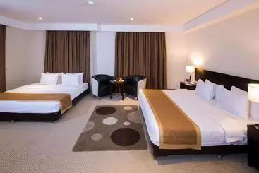 Monroe Hotel & Suites