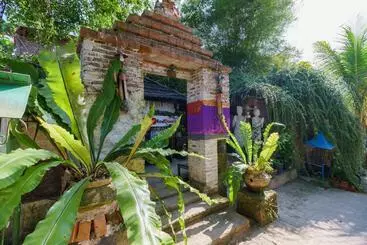 Hotelli Reddoorz At Kubu Selem Lampung