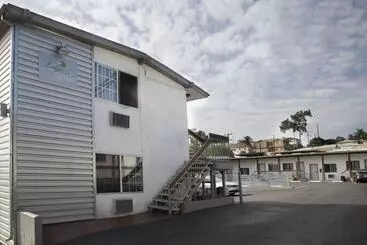 Hotelli Lodge At 32nd