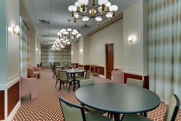 The Threefoot Hotel, Meridian, A Tribute Portfolio