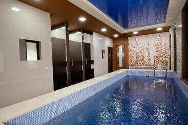 Отель Tita Family House