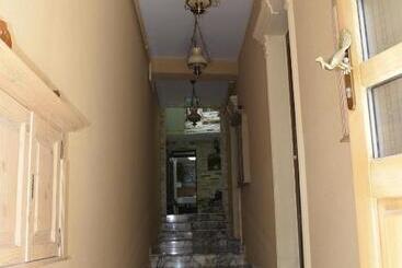 هتل Pensiunea Nobil Medieval