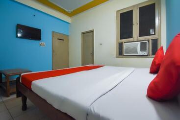 ホテル Oyo 65608 Wings Guest House