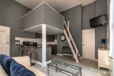 Aparthotel Platform City Studio With Parking