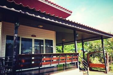 استراحتگاه Baan Khaoneawdum