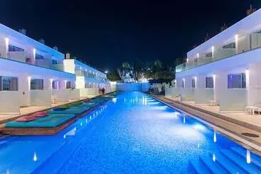 شقة فندقية Fedrania Gardens