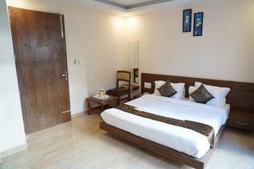 هتل Dewdrop Pride Inn