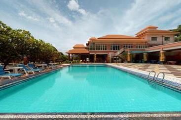 Hotel Kiang Talay Resort