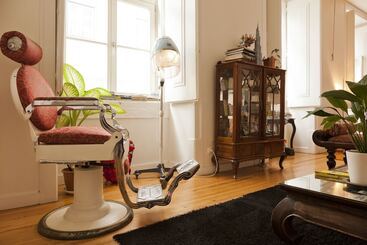 هتل Living Lounge Hostel