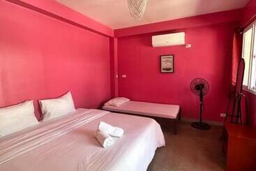 בית מלון כפרי In Dai Aquasports And Beach Resort