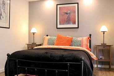 פנסיון River Cottage