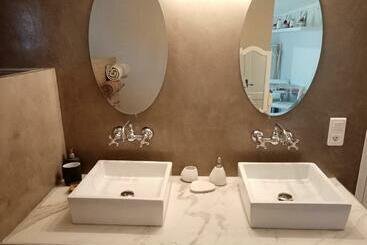 פנסיון Au Coeur Du Luberon