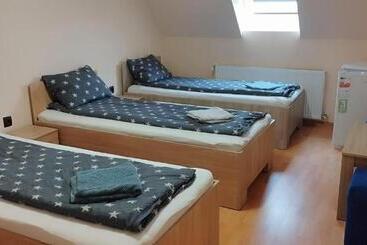 هاستل Cazare Hofmann