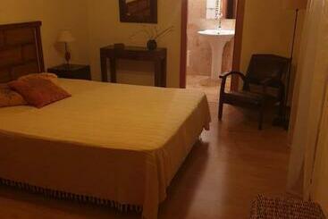 بنسيون Casa Meco