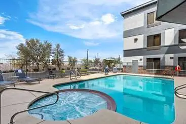 Hotelli Spark By Hilton Phoenix East Mesa