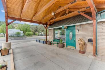 ユースホステル Dolores Mountain Inn