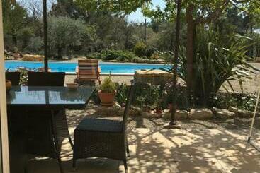 مبيت وإفطار Villa Peylon