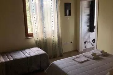 Pensió Djenga   Rock  N Rooms