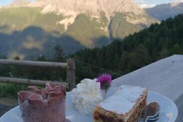 Bed & Breakfast Alp Es Cha Dadour