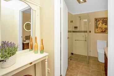 Bed and Breakfast Settlers Cottage