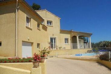 مبيت وإفطار Chez Mamie Riclaude