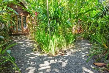 Hotel Coconut Tree Cottages