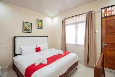 Hotel Vaccinated Staff  Oyo 90506 Bunga Sonsang Homestay Syariah