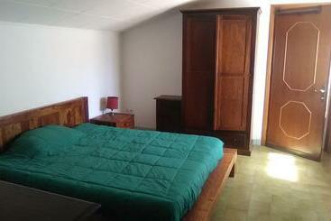 Pansiyon Affitta Camere Monte Grappa