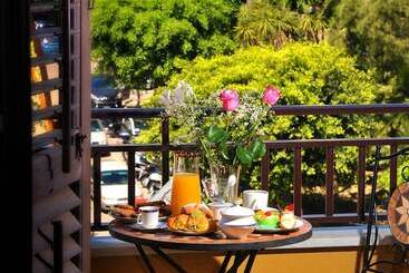 בית מלון כפרי La Dolce Vita   Luxury House