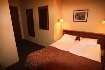 هتل By The Hermitage