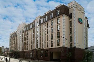 ホテル Courtyard By Marriott Kazan Kremlin