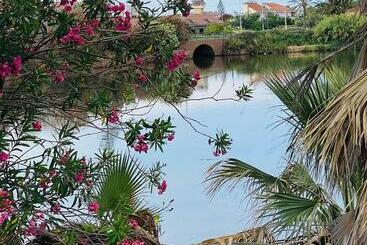 تختخواب و صبحانه A Casa Di Orlogiu