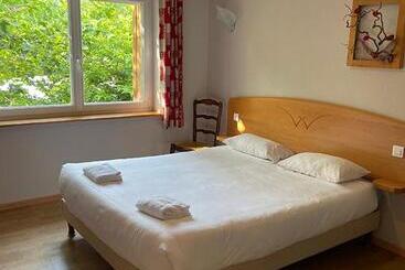 ホテル Notre Dame Des Monts