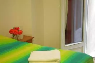 Bed and Breakfast Hostel Le Diablotin
