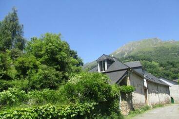 הוסטל Gîte Montagne Et Vie