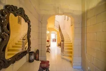 هتل Lidda Butts Inn