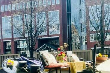 Bed and Breakfast Romantic Houseboat